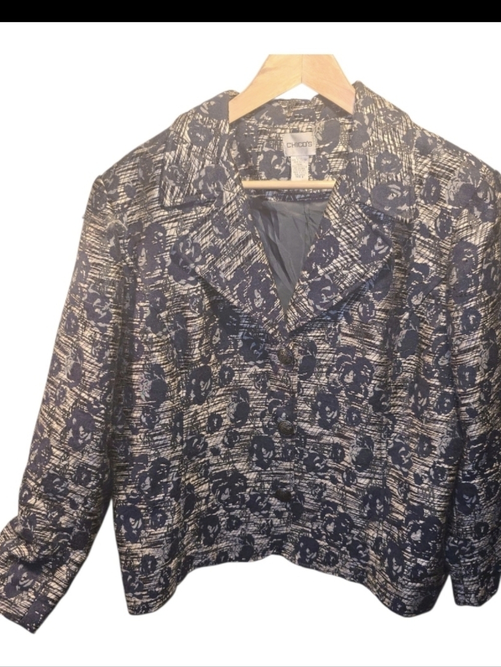 Chico's Sz. Xlarge Black/gold Blazer